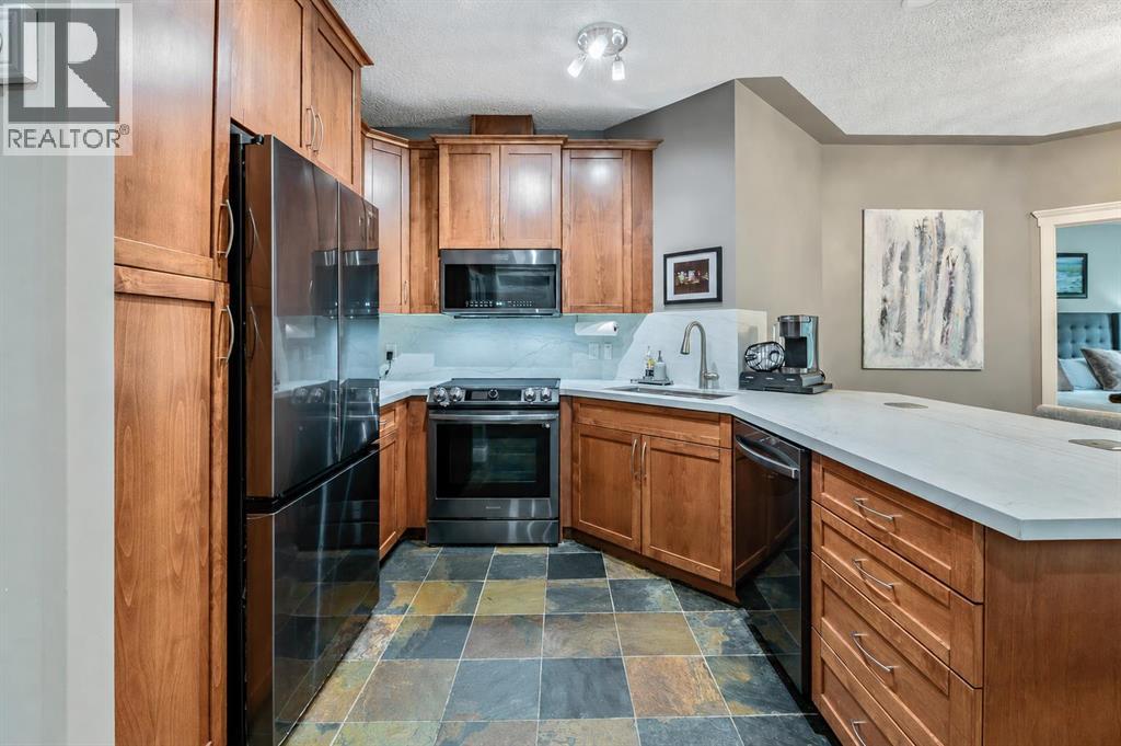 233, 20 Discovery Ridge Close SW