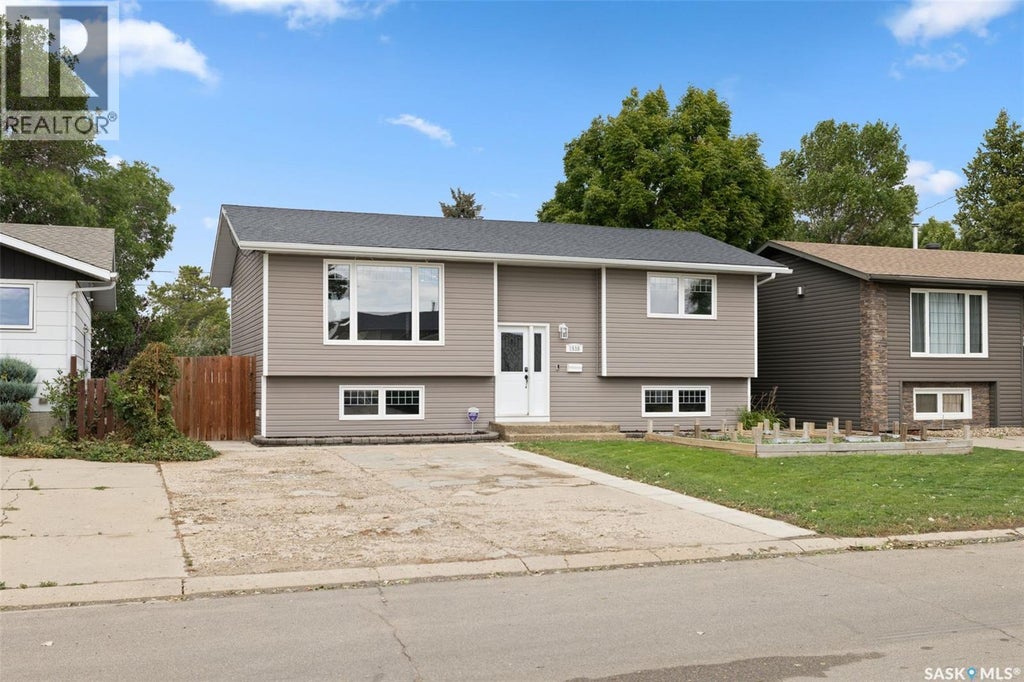 1538 SPADINA STREET W, MOOSE JAW, SK S6H 7E6 - Image 4288588614.jpeg?d=l