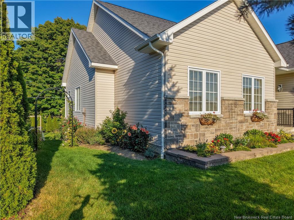 138 Still Water Crescent - Photo 3