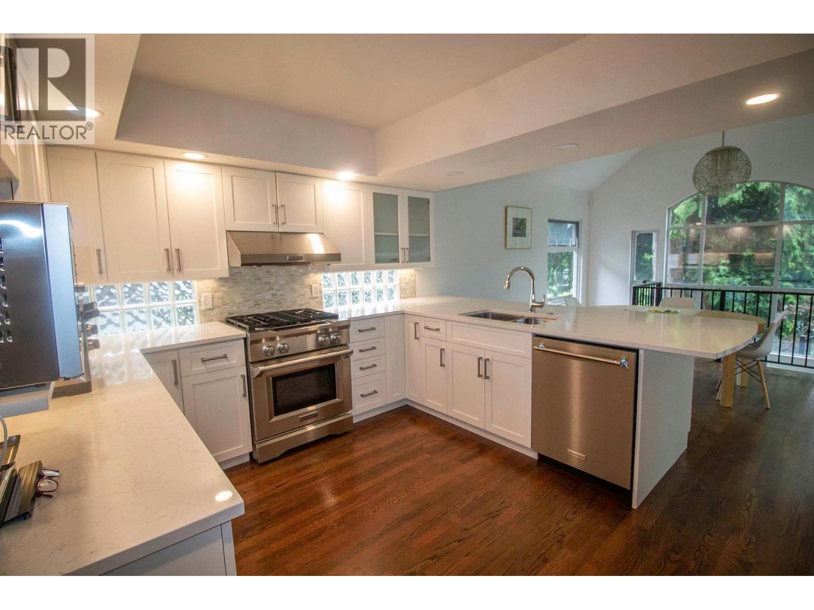 5829 DUNBAR STREET