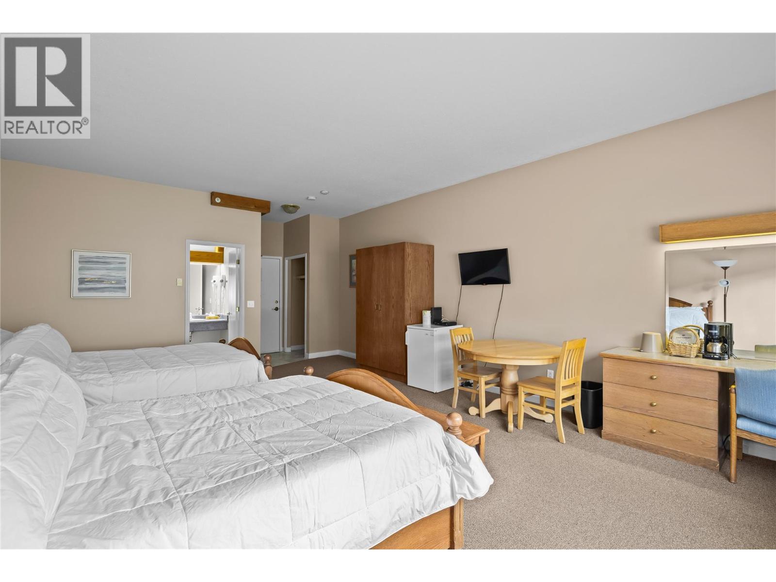 5275 Big White Road Unit# 301