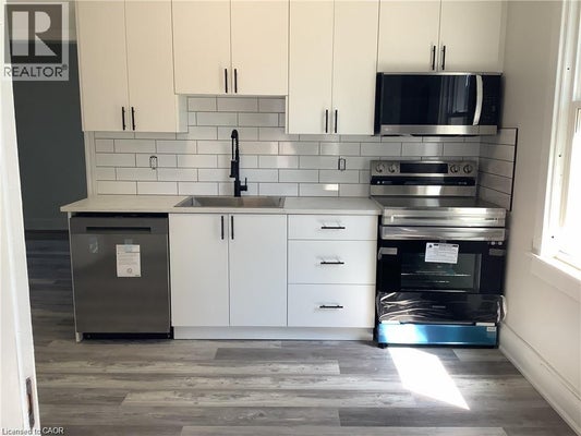 4 - 90 Kent St S, Simcoe, ON 2