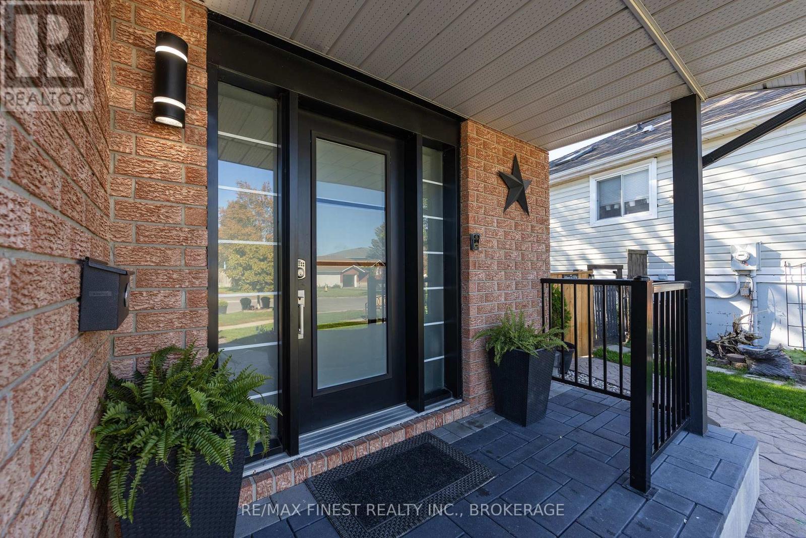1377 BRACKENWOOD CRESCENT