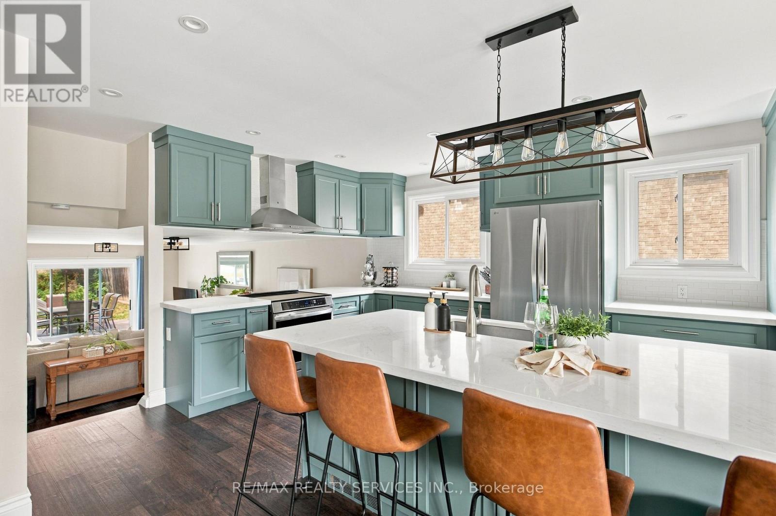 37 MAPLE AVENUE W