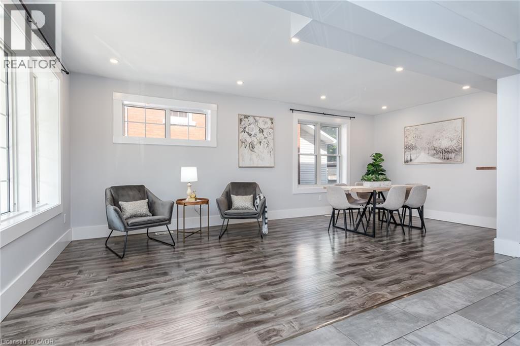 40 WOODLAND Avenue
