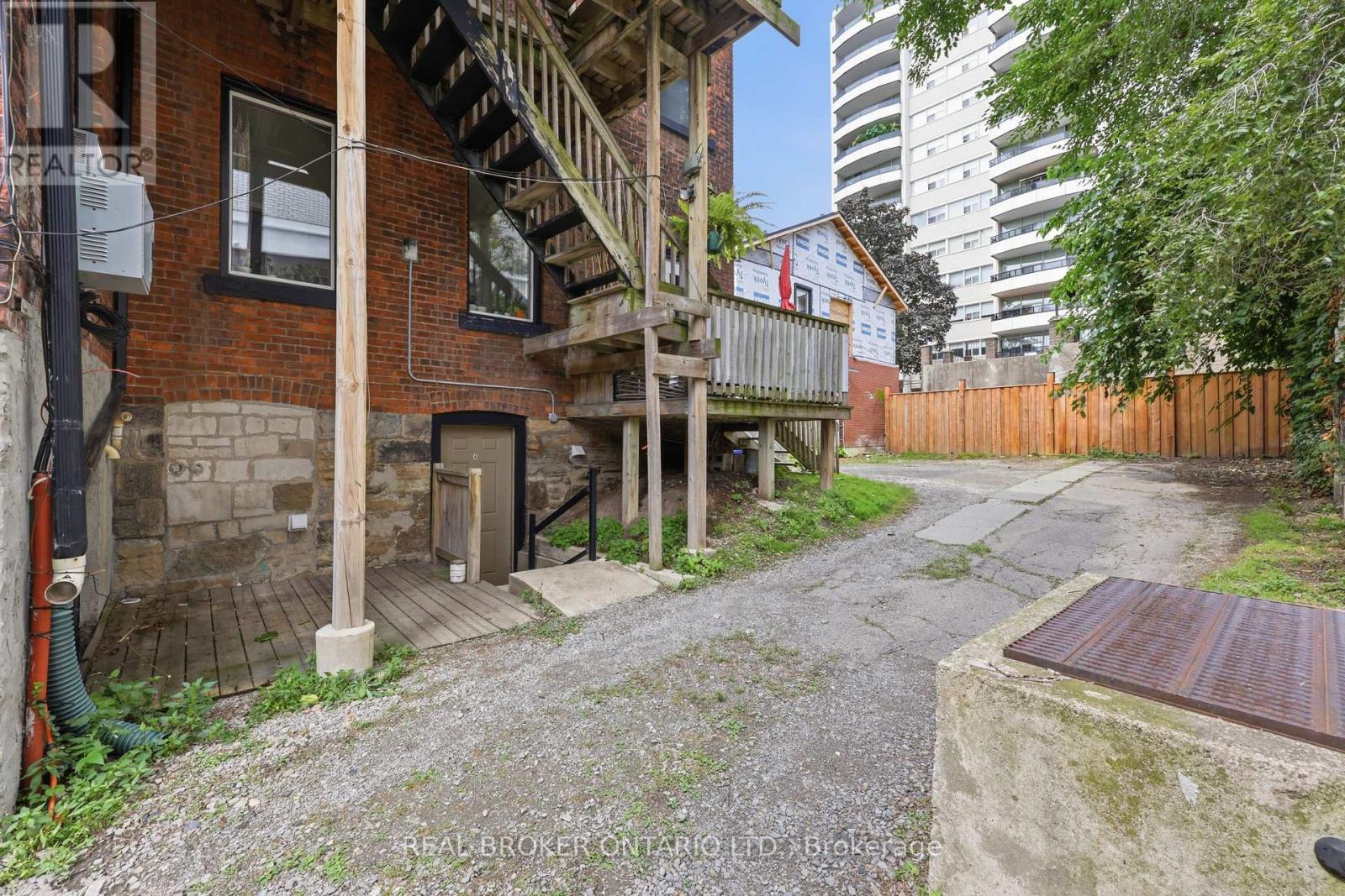 98 DUKE STREET
