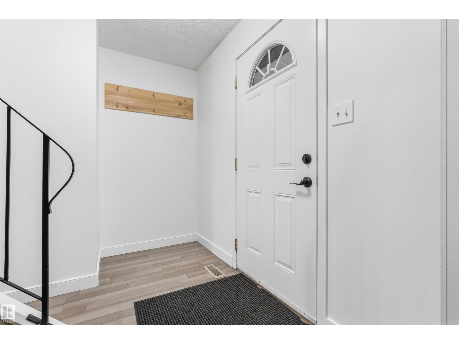 25 GREENWOOD DR