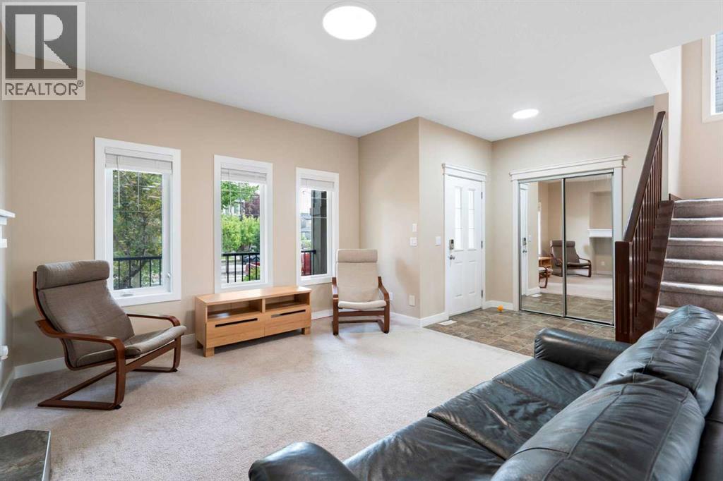 2449 Ravenswood View SE