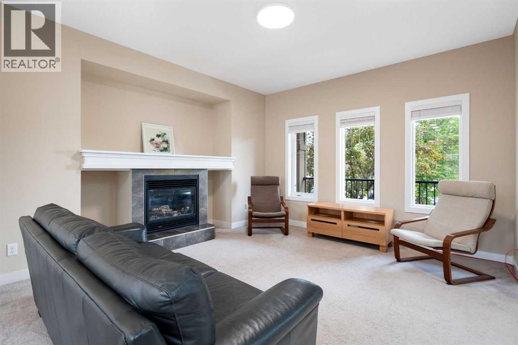 2449 Ravenswood View SE