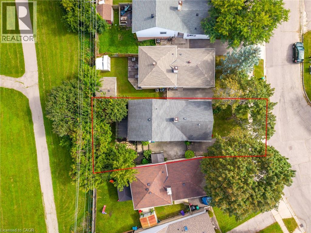 42 MACTEITH Court