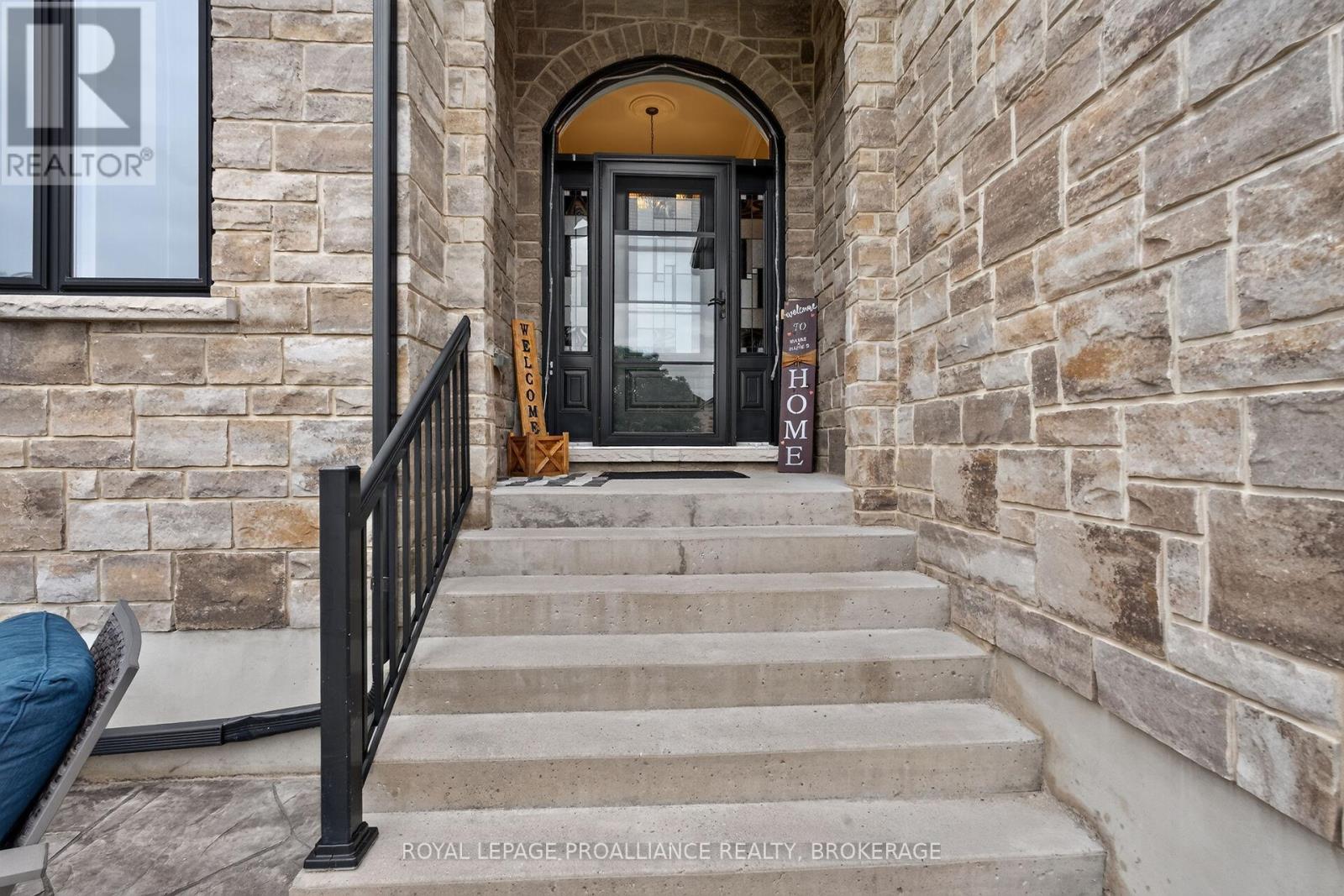 142 GILDERSLEEVE BOULEVARD