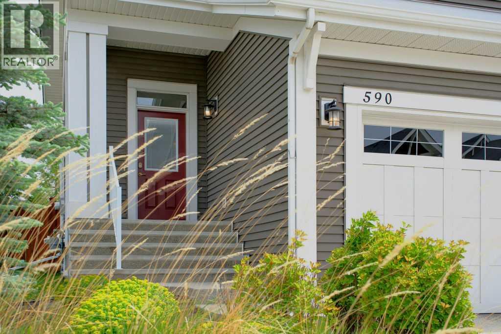 590 River Heights Crescent