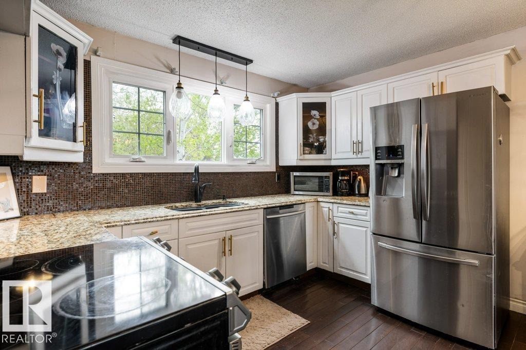 11447 39 AV NW