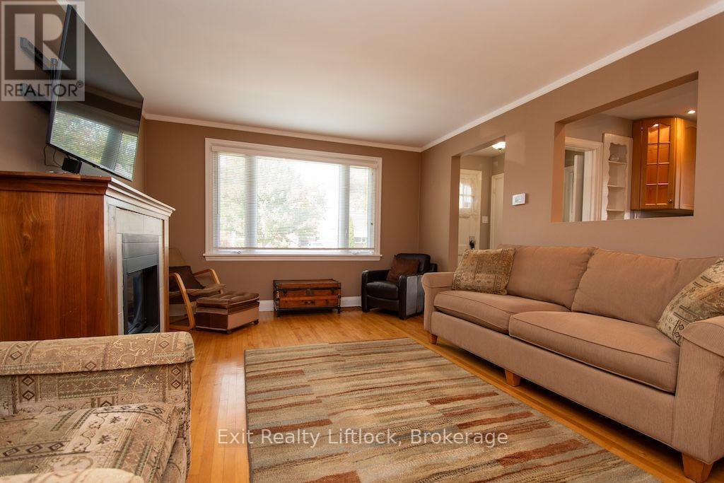 445 ARNDON AVENUE - Photo 4