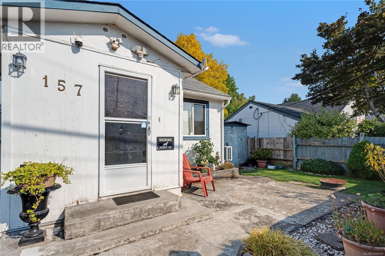 157 View St