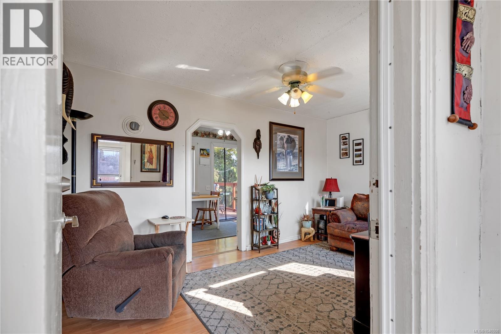 157 View St