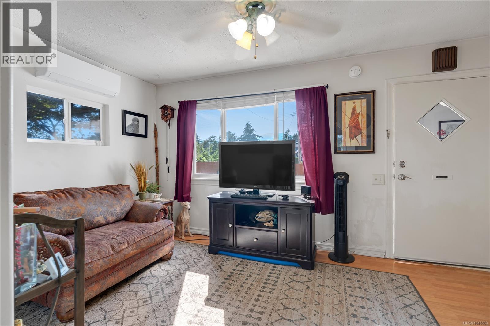 157 View St