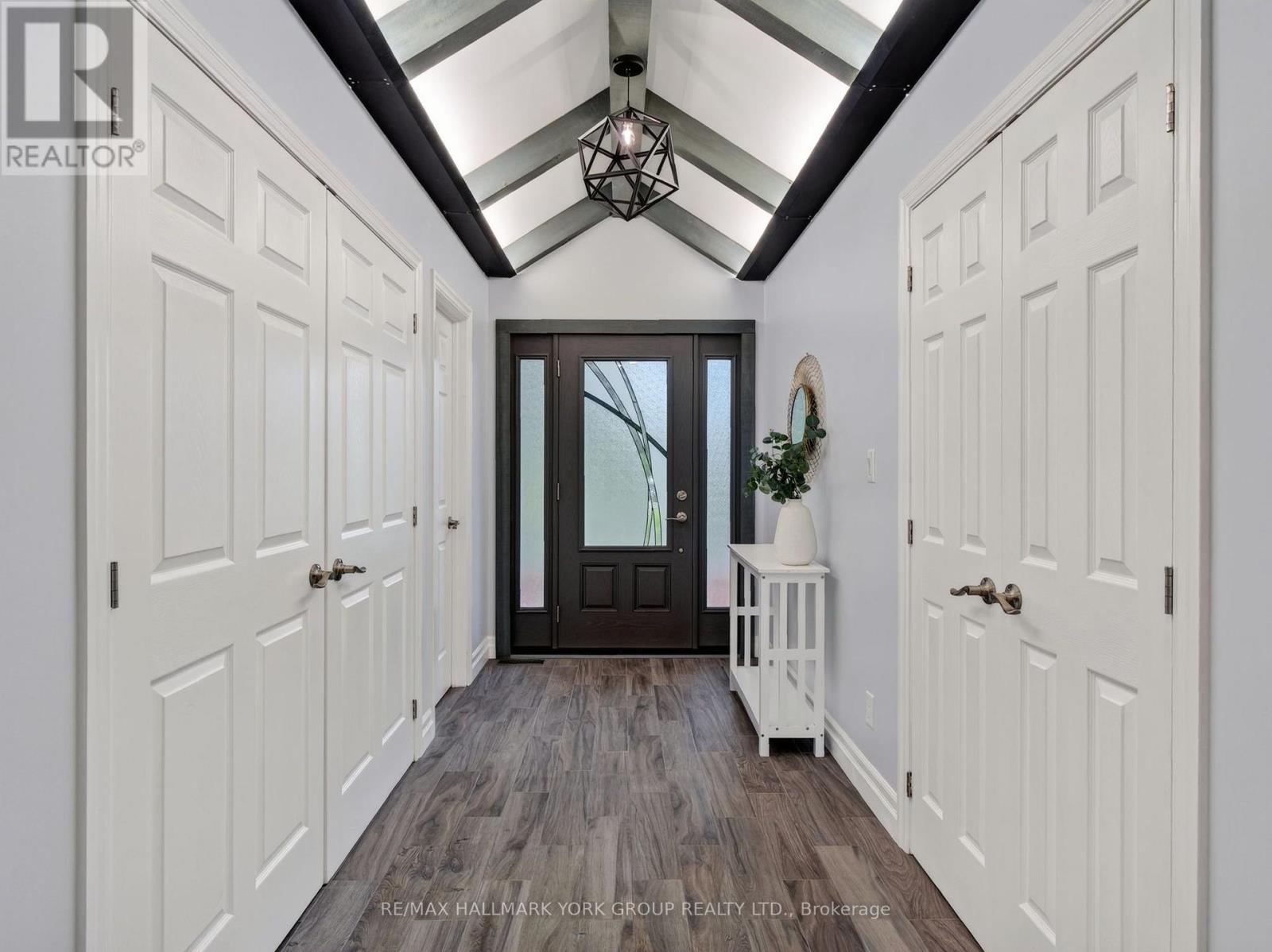 21 BIRCHVIEW DRIVE