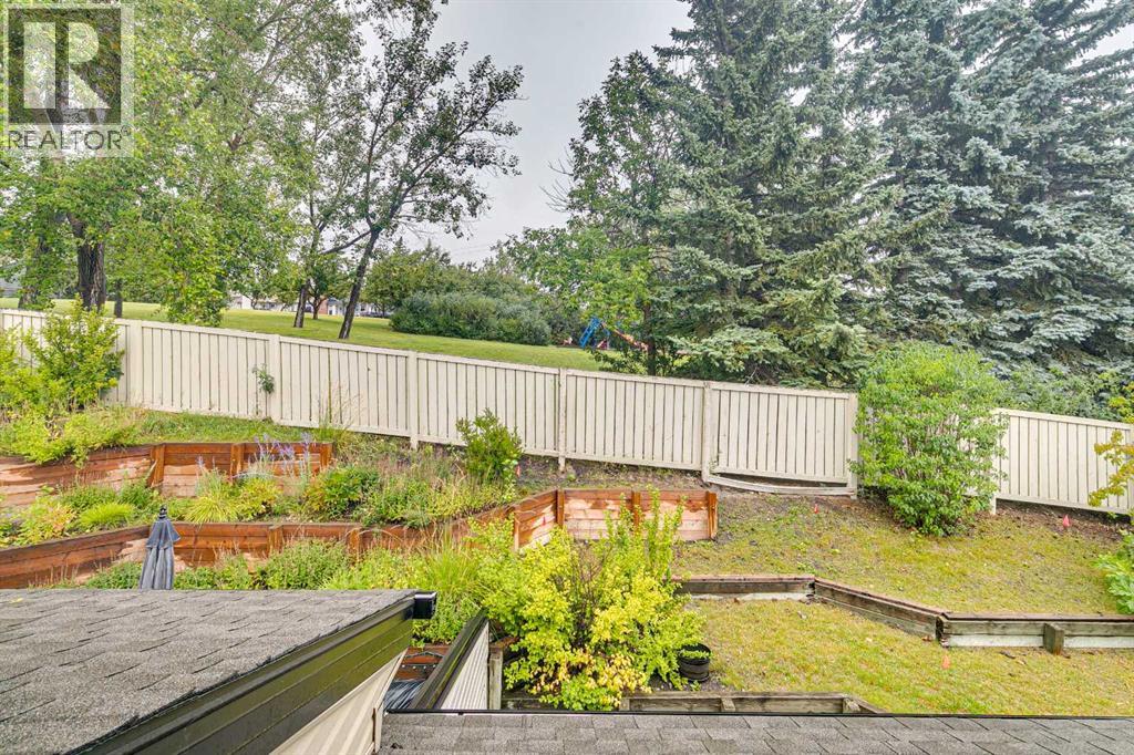 22, 448 Strathcona Drive SW