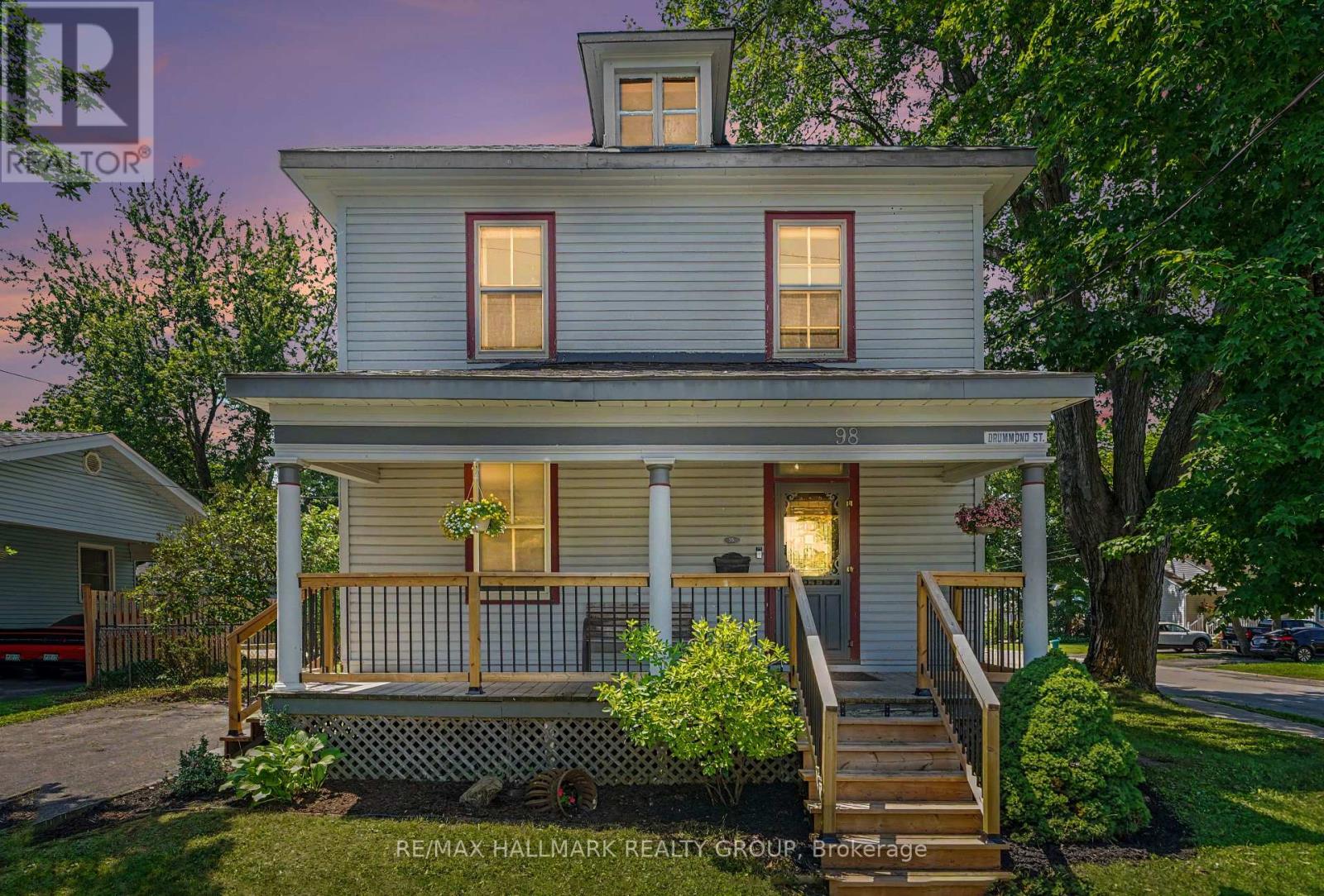 98 DRUMMOND STREET E