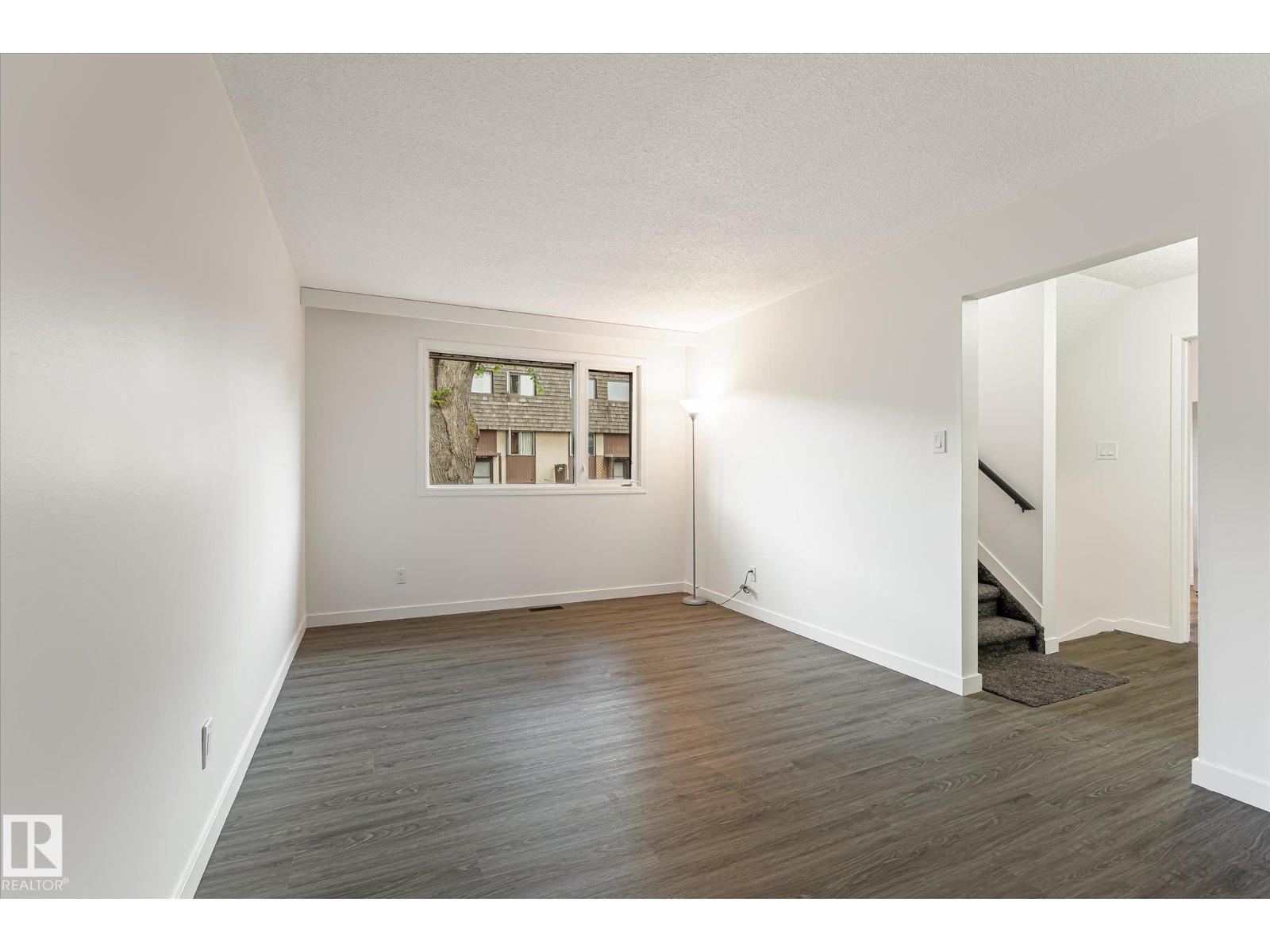 3317 107 AV NW