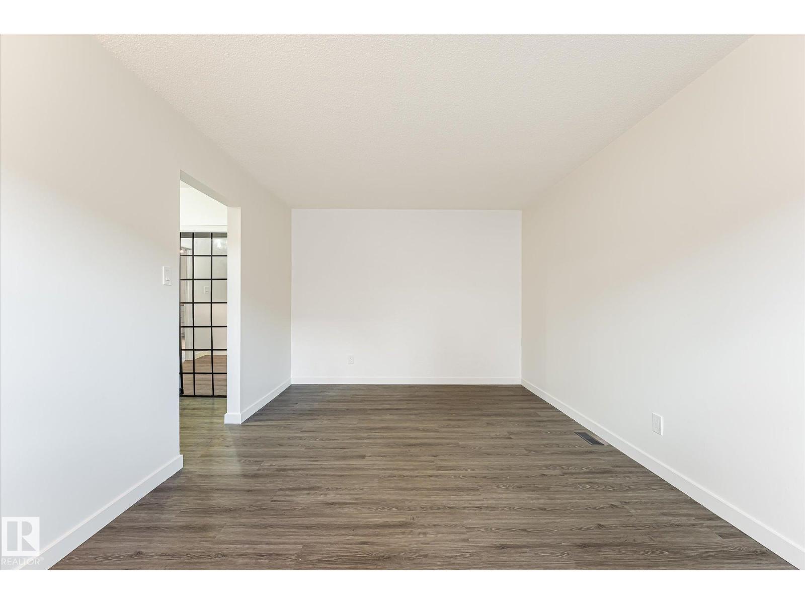 3317 107 AV NW