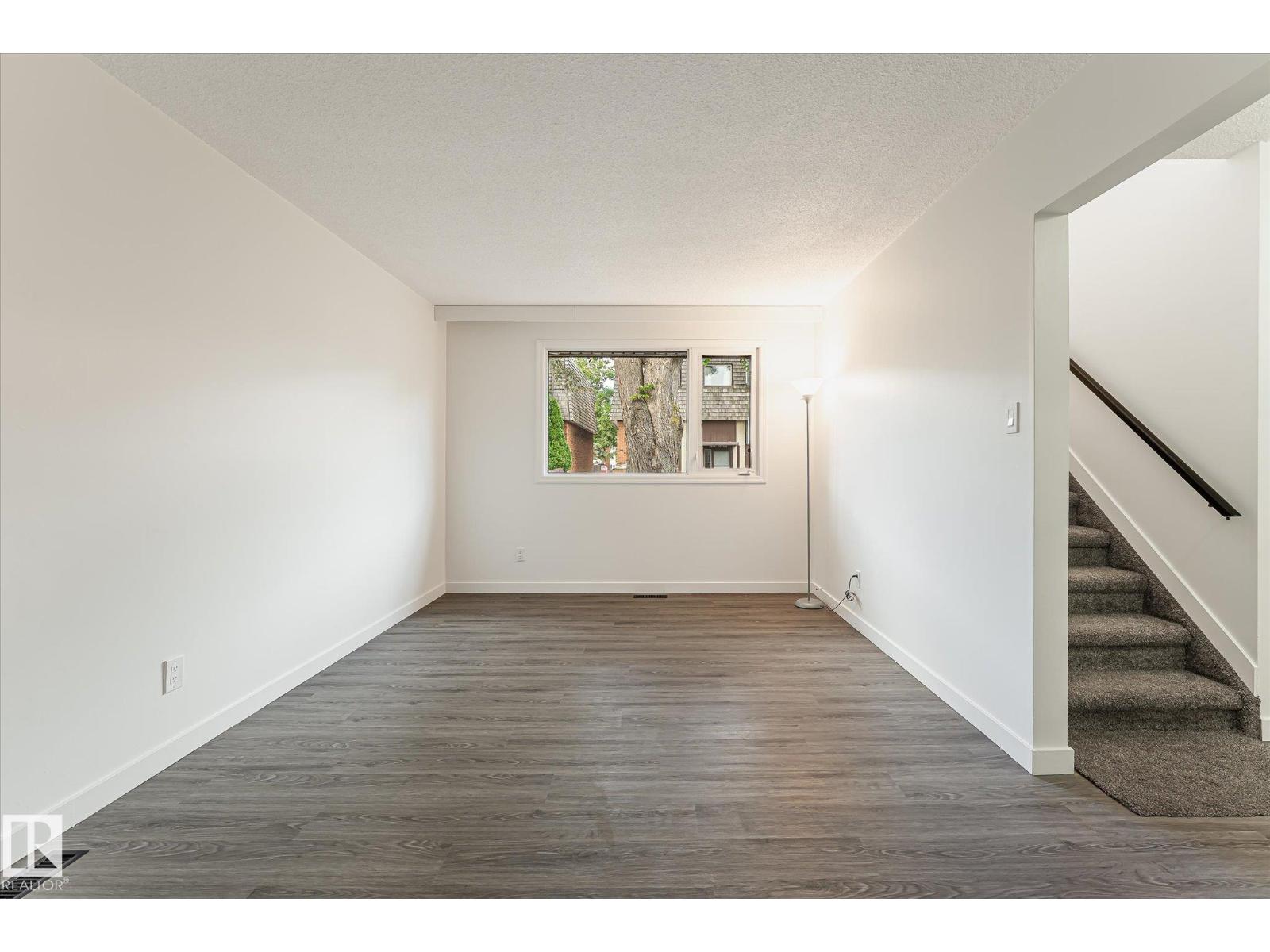 3317 107 AV NW