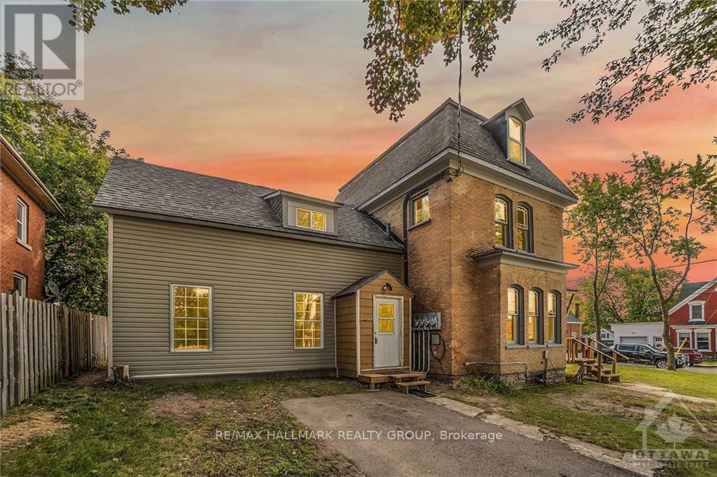 42 CHURCH STREET W