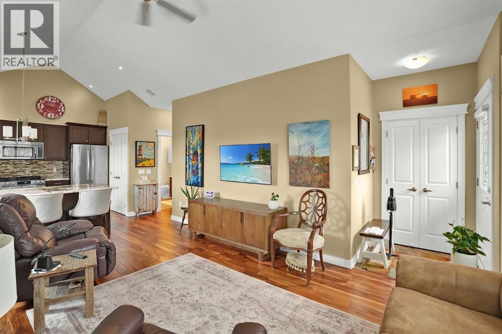 6, 20 River Heights View