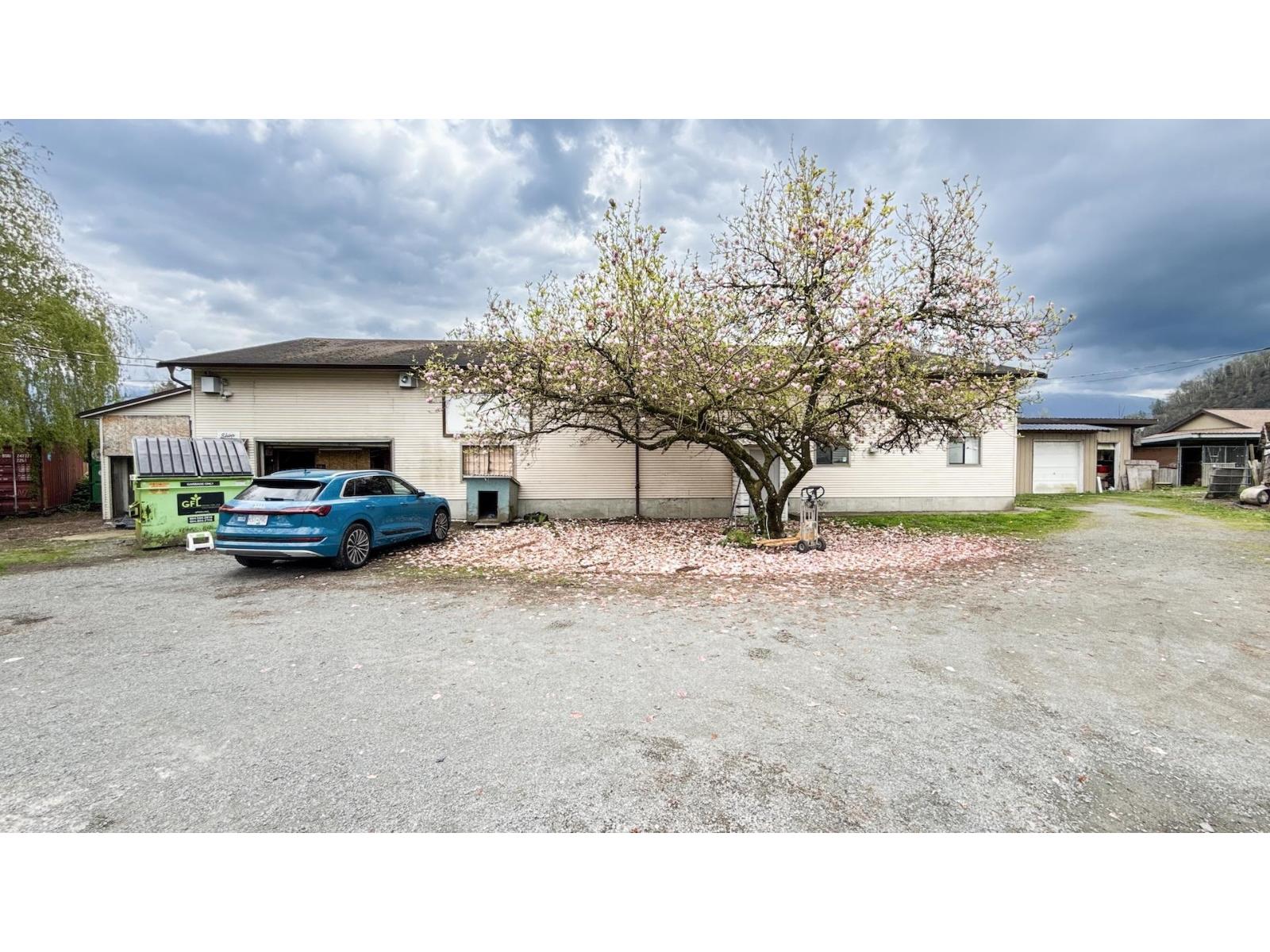 6390 PIONEER AVENUE, Agassiz