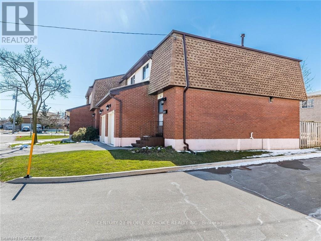 4 - 899 STONE CHURCH ROAD E