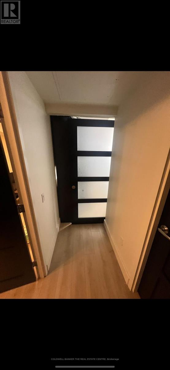 522 - 145 COLUMBIA STREET W