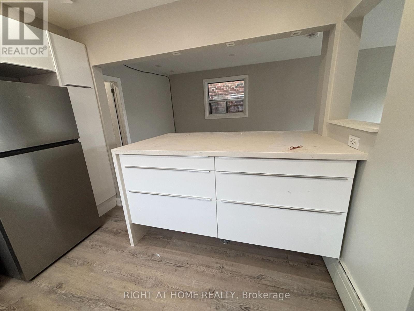 2ND FLOOR - 513 OAKWOOD AVENUE