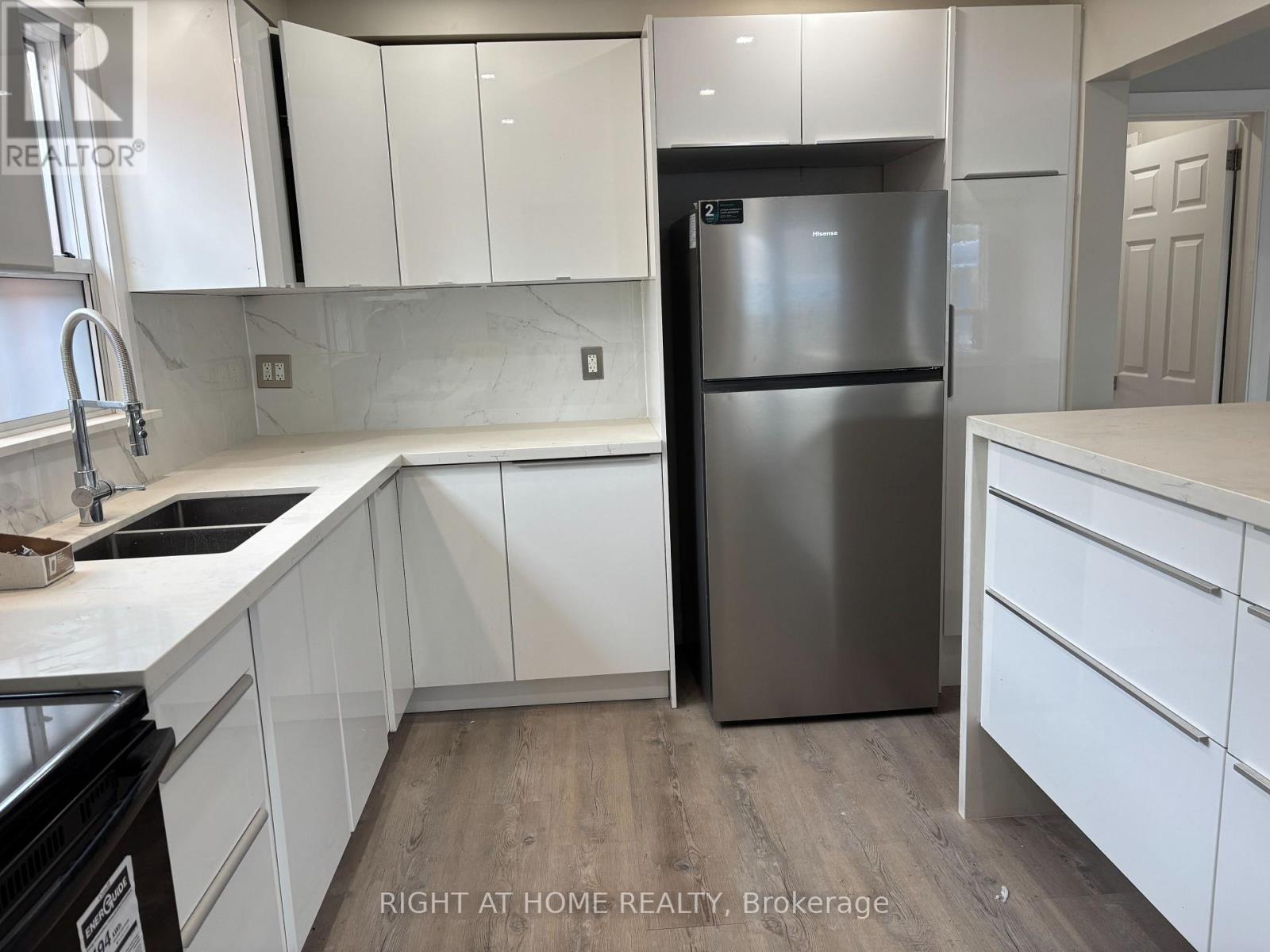 2ND FLOOR - 513 OAKWOOD AVENUE