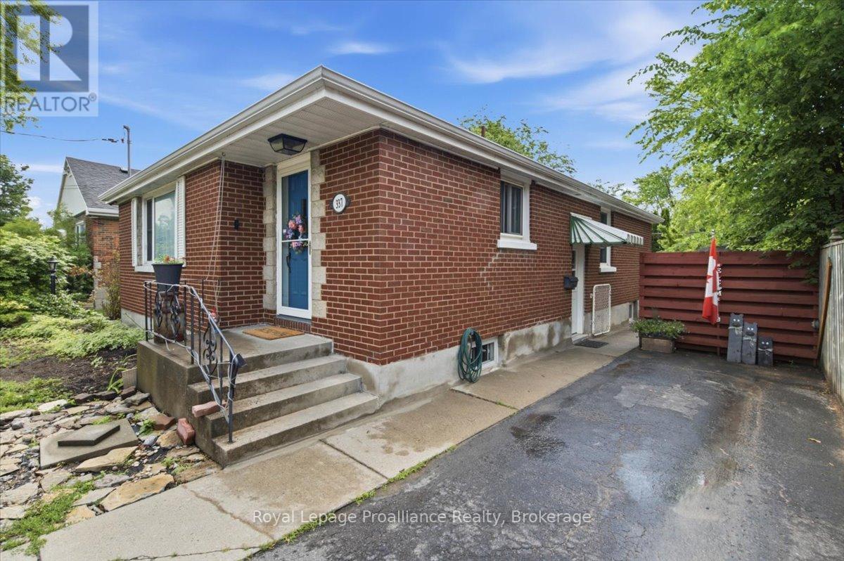 337 BRIDGE STREET E