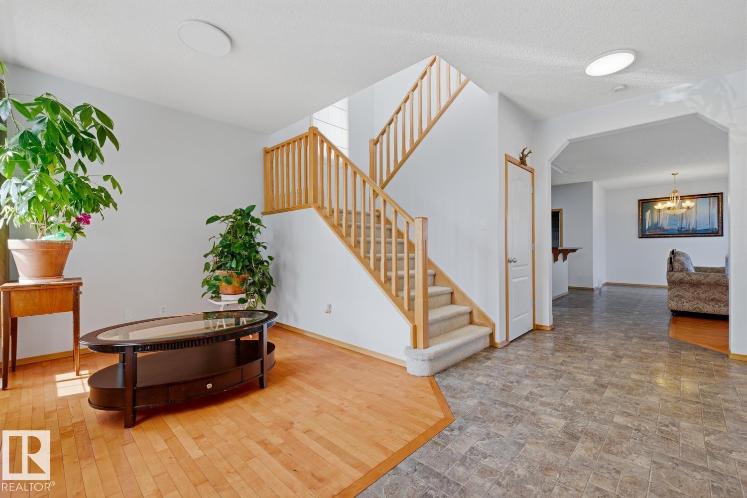9904 144 AV NW