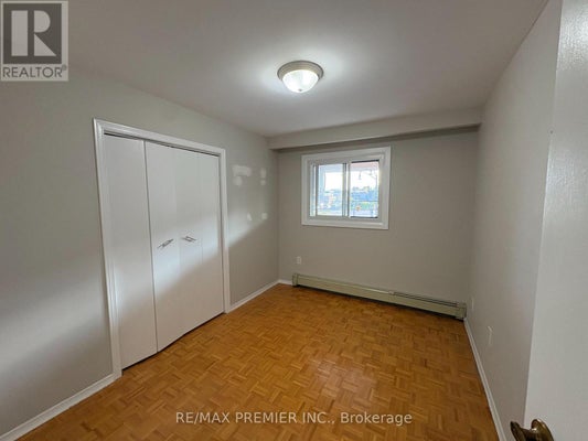7955 Kipling Ave, Vaughan (East Woodbridge), ON 4
