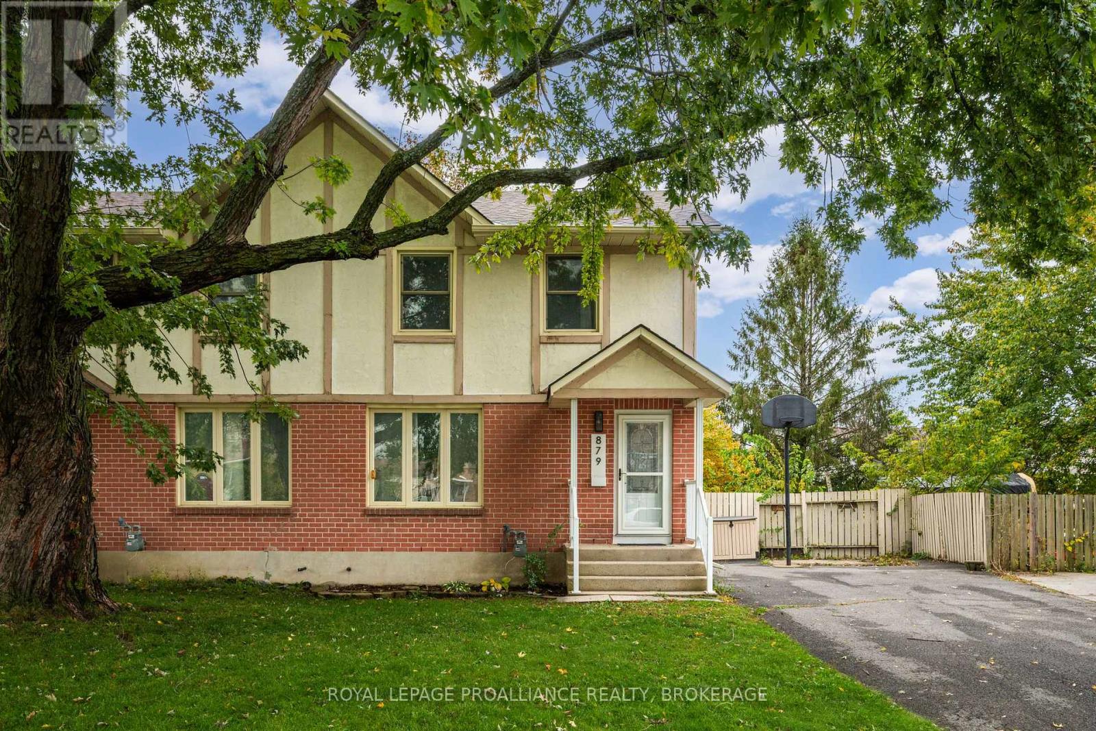 879 BEACONHILL COURT