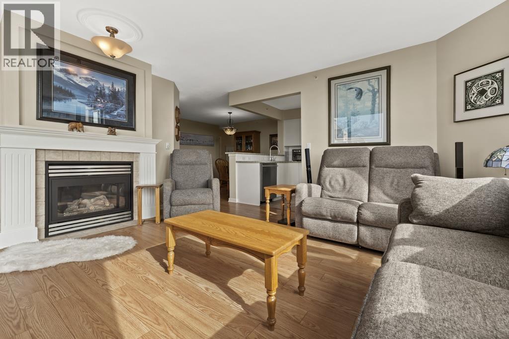 1703 6611 SOUTHOAKS CRESCENT