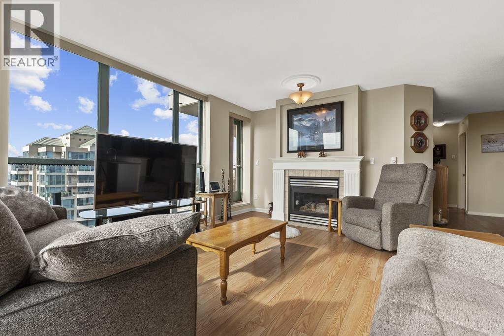 1703 6611 SOUTHOAKS CRESCENT