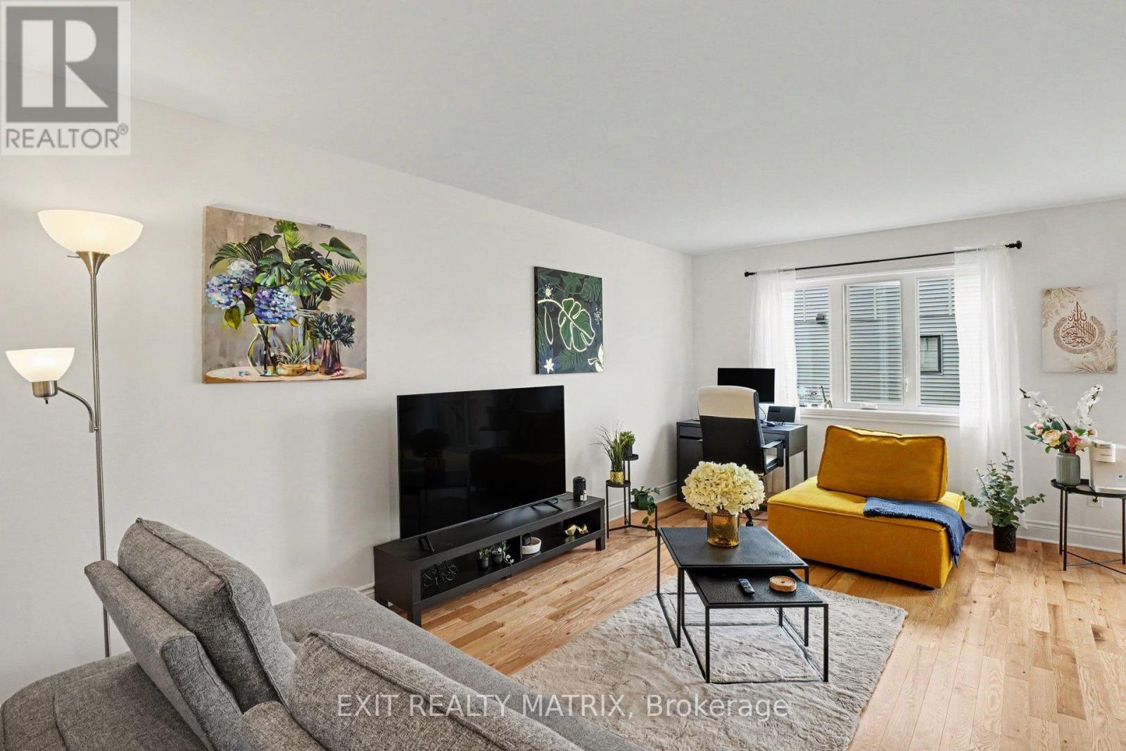 314 DION AVENUE - Photo 2