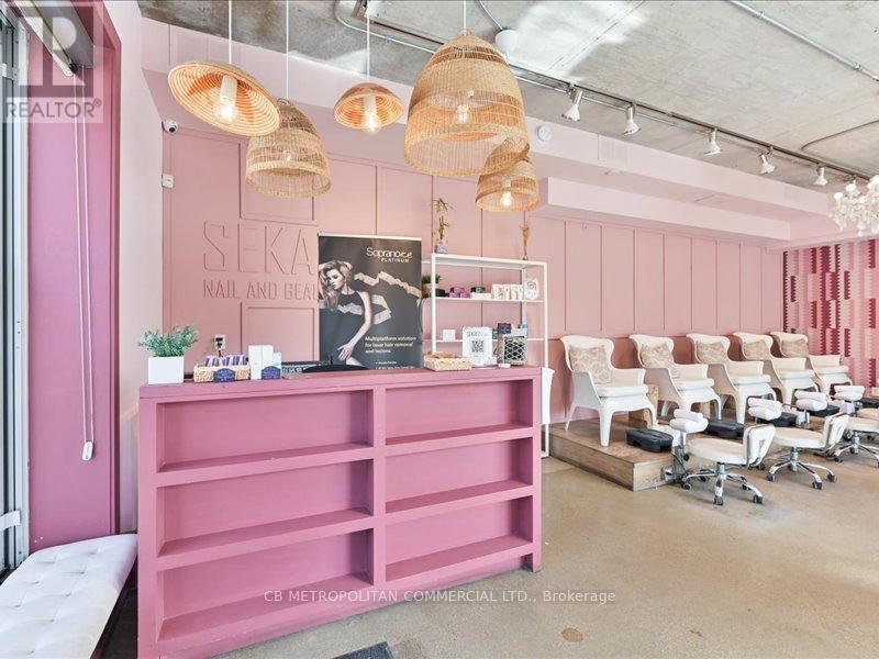 968 QUEEN STREET W