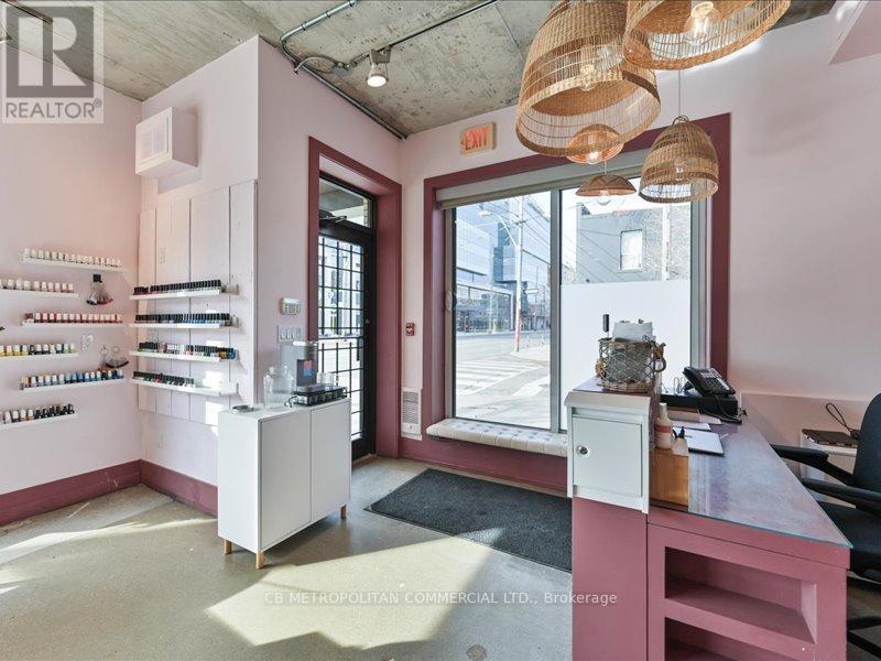 968 QUEEN STREET W