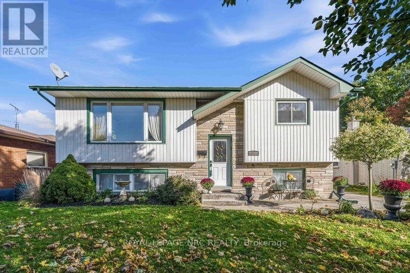 22 JENNIFER COURT