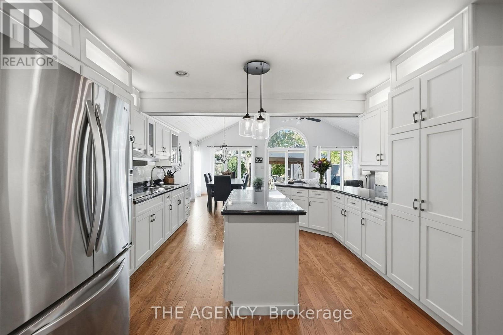 2101 EDINBURGH DRIVE