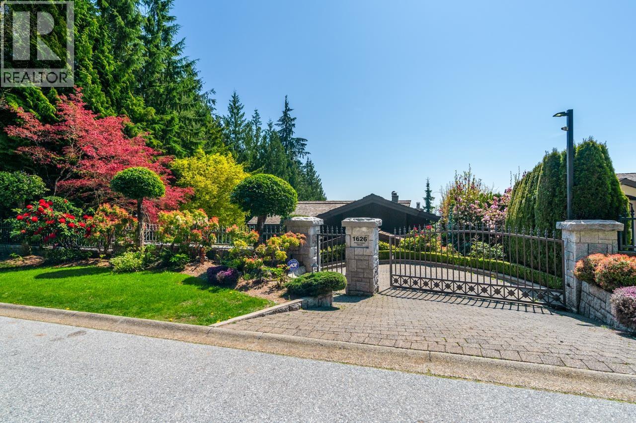 1626 PINECREST DRIVE