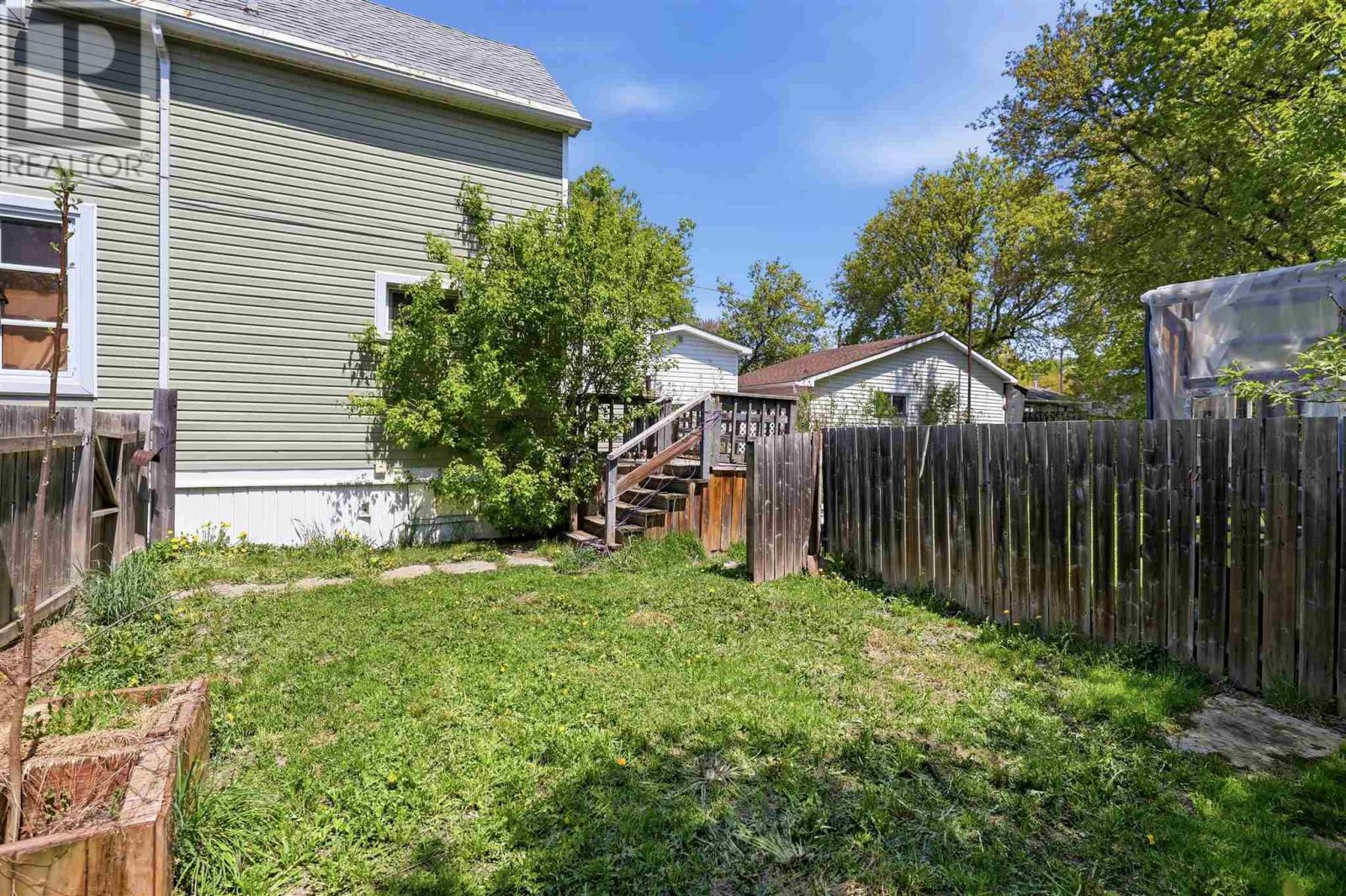 156 Walnut ST - Photo 4