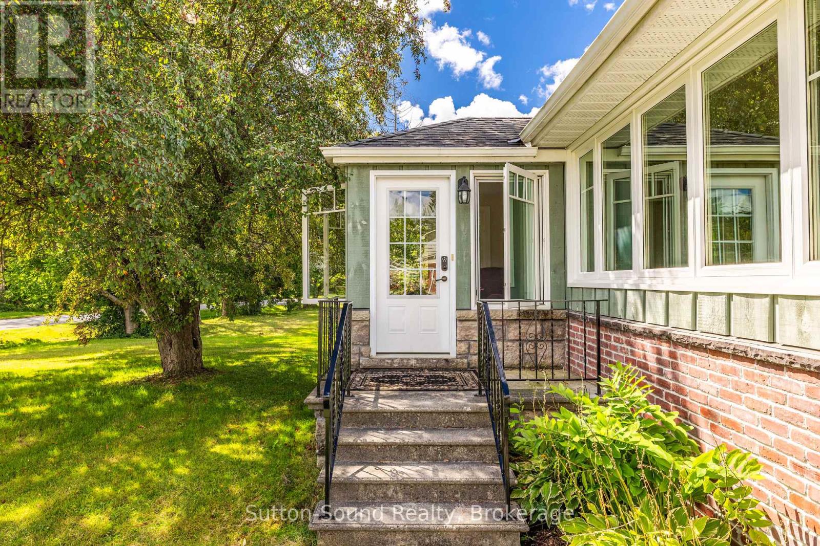 827 13TH STREET W