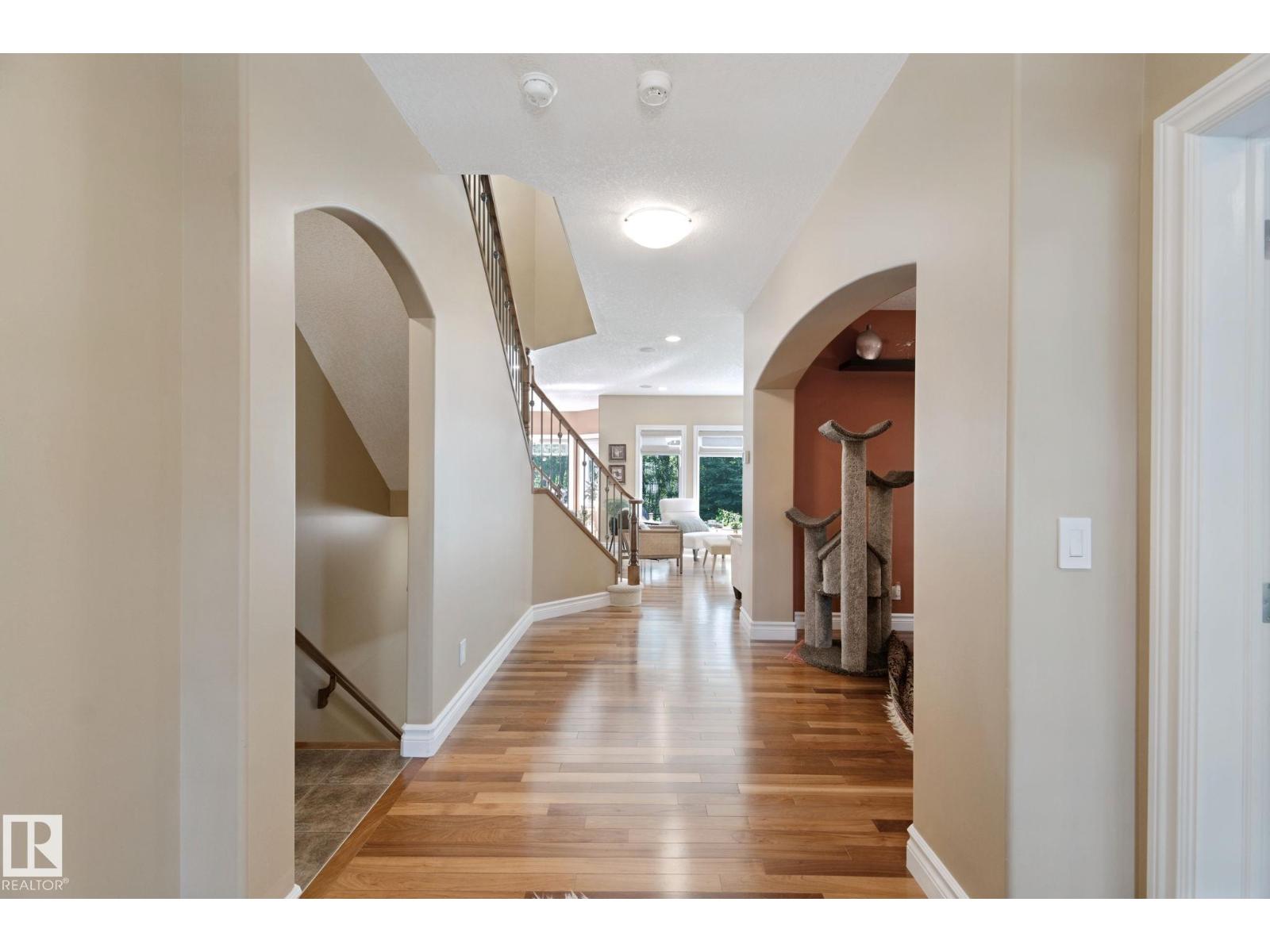 18 EMBASSY PL