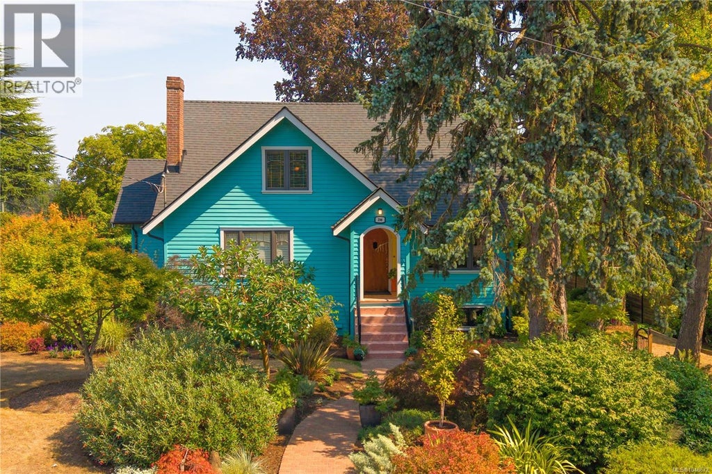 290 VANCOUVER AVE